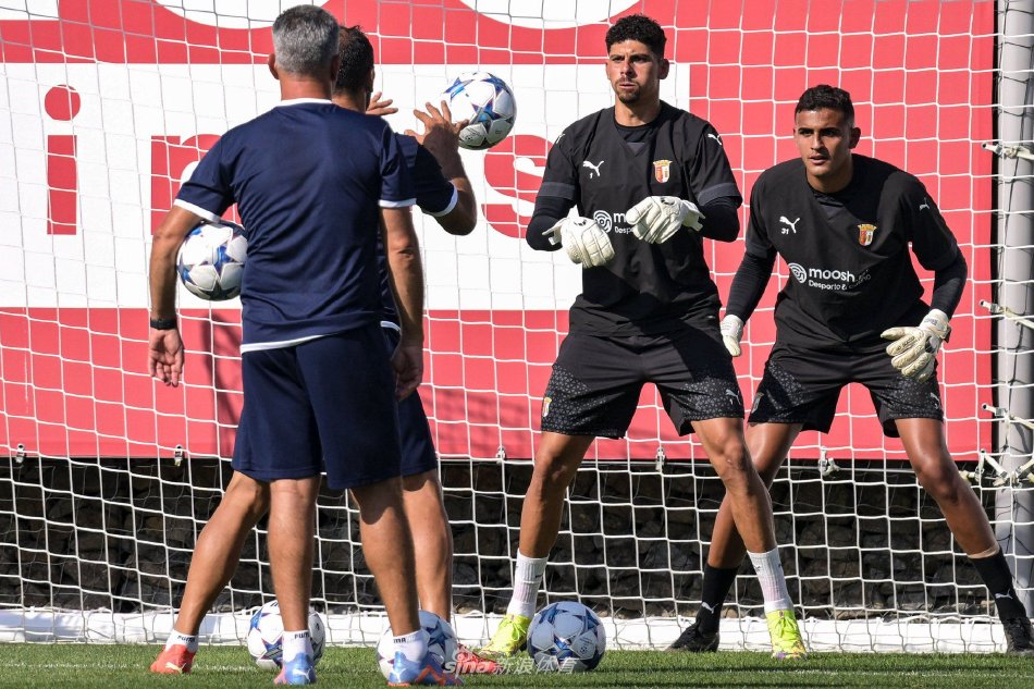 正是这份坚 正是这份坚