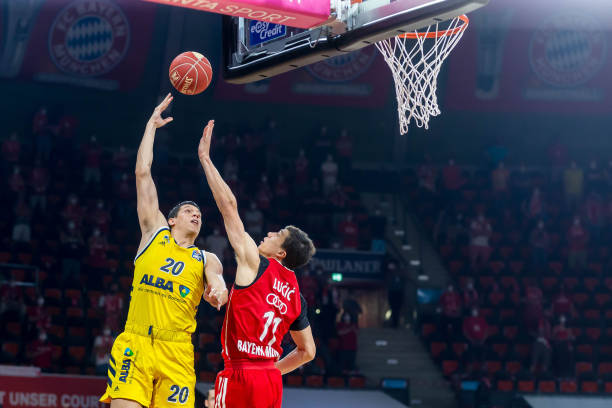 中站稳脚跟 中站稳脚跟